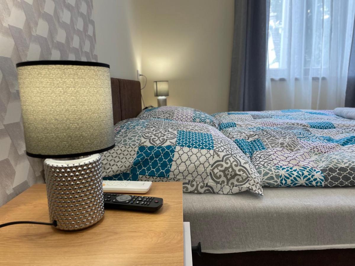Kovacs Apartmanhaz Kiskunhalas Zewnętrze zdjęcie