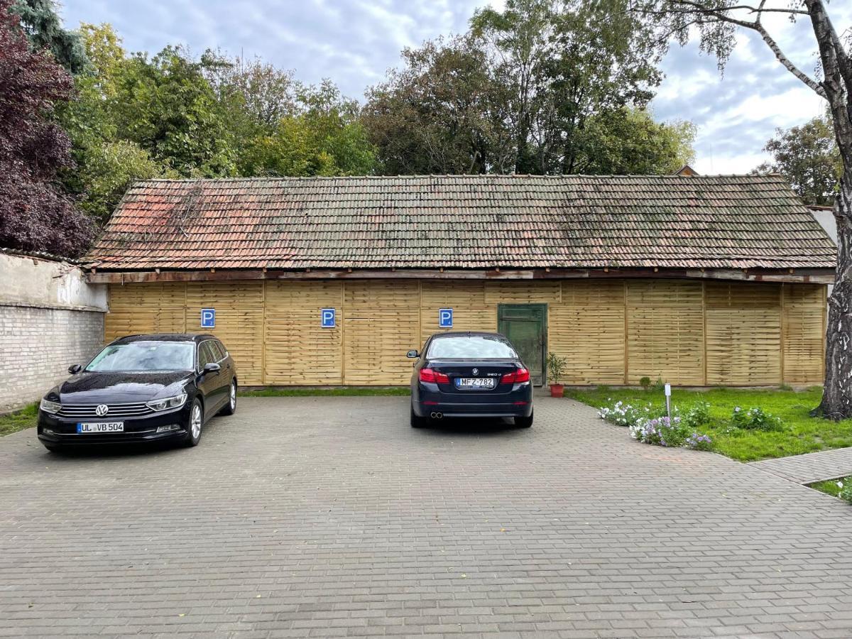 Kovacs Apartmanhaz Kiskunhalas Zewnętrze zdjęcie